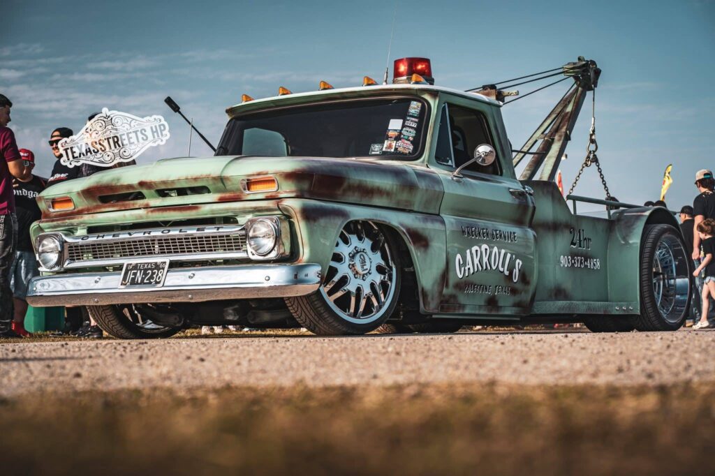 Emergency towing and roadside assistance in Palestine TX available 24/7